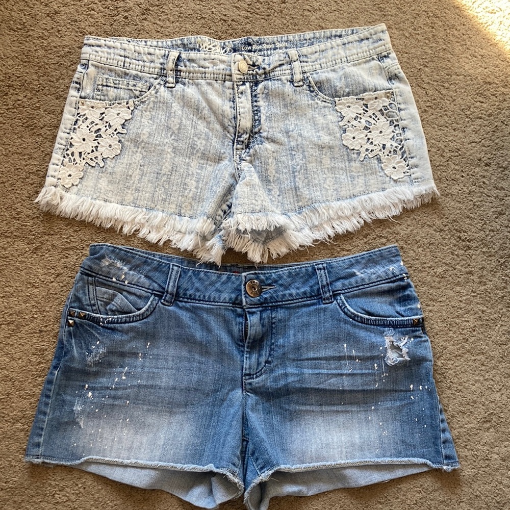 Bundle of 2 shorts